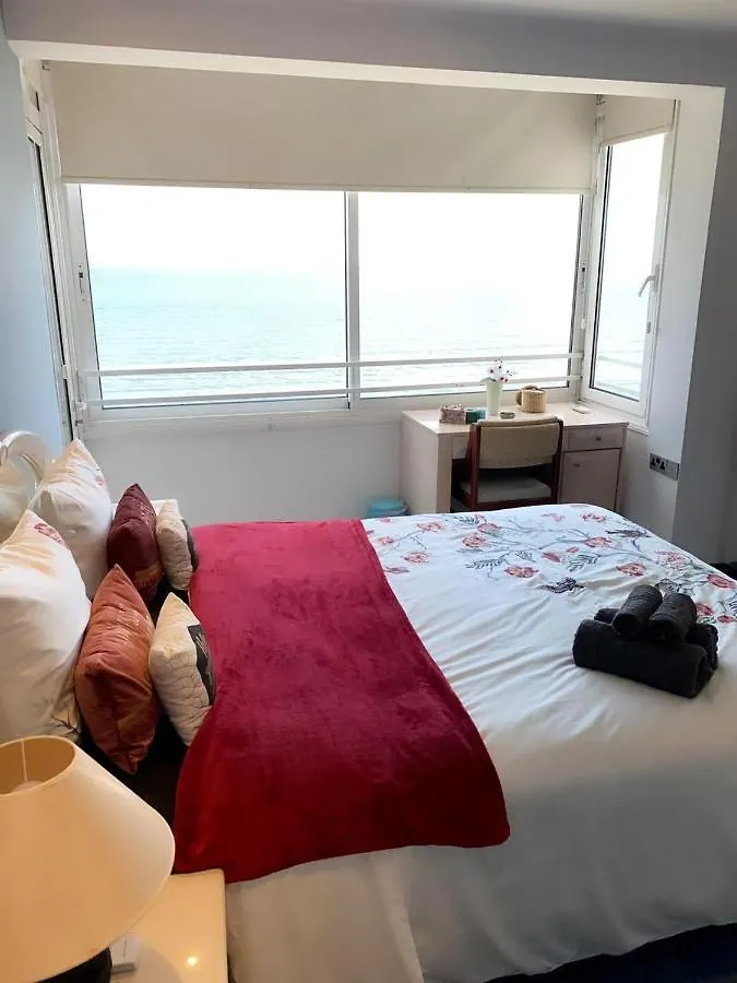 Larnaca Seaview Rooms