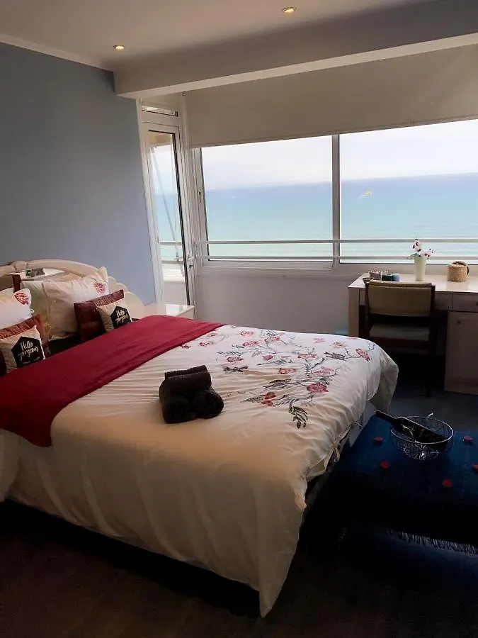 Larnaca Seaview Rooms