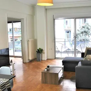 https://houseloft-grand-central.hotels-of-thessaloniki.com